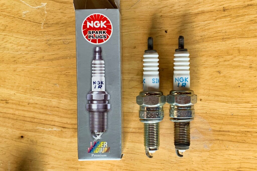 NGK SIMR8A9